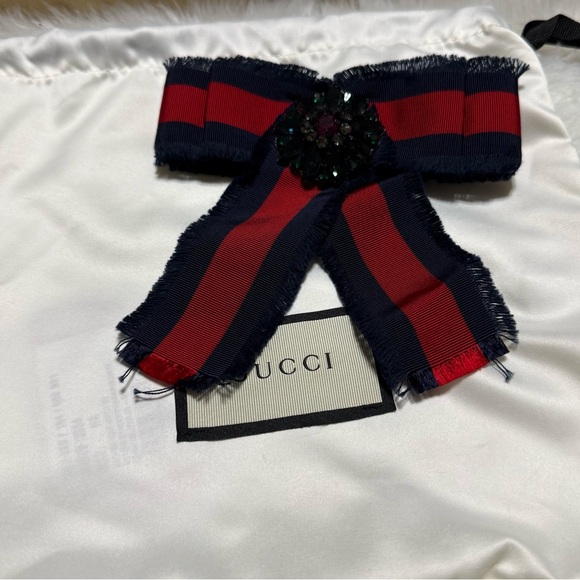 NEW!  Gucci Crystal Red Navy Grosgrain Bow Brooch - Picture 5 of 5